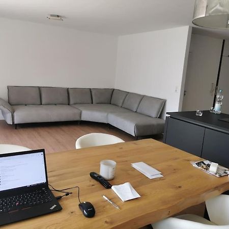 Home Away From Home In Schwalbach Am Taunus! Exterior foto